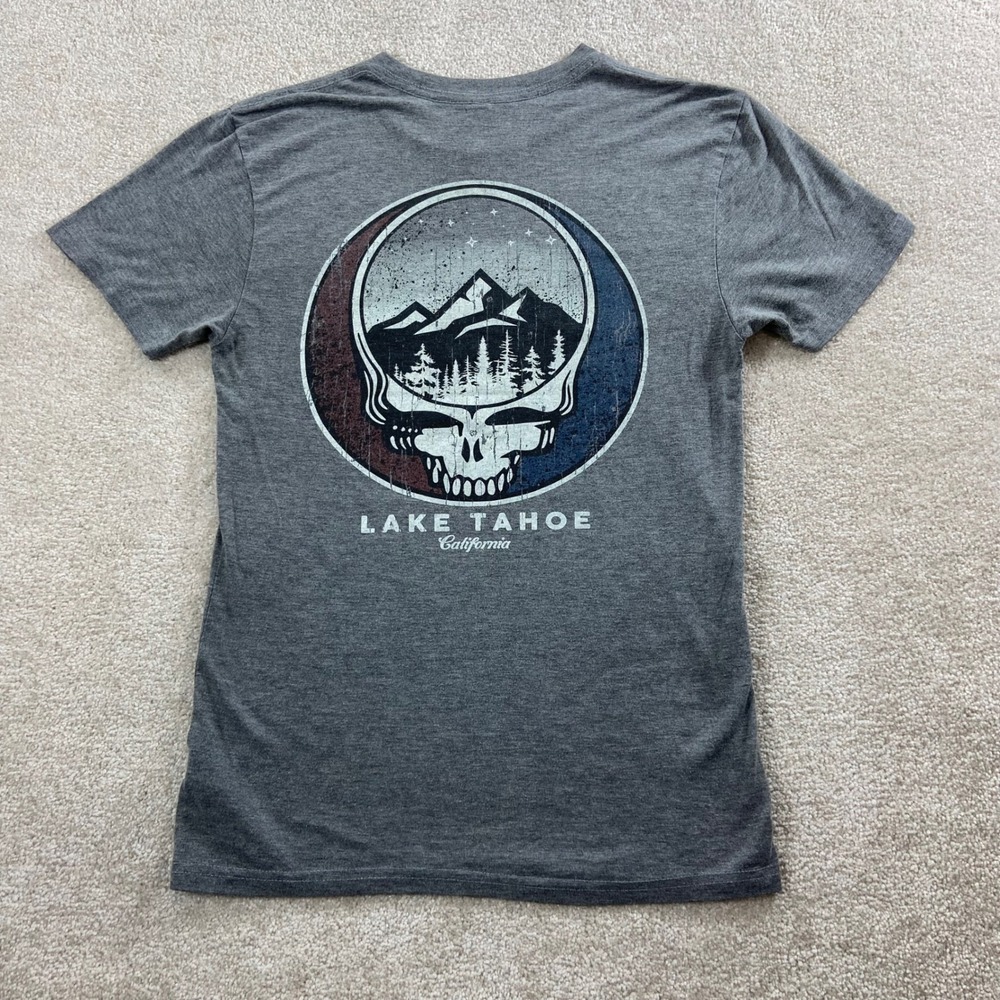 Techstyles T-Shirt Size Small Gray Lake Tahoe California Skull Mountain Graphic